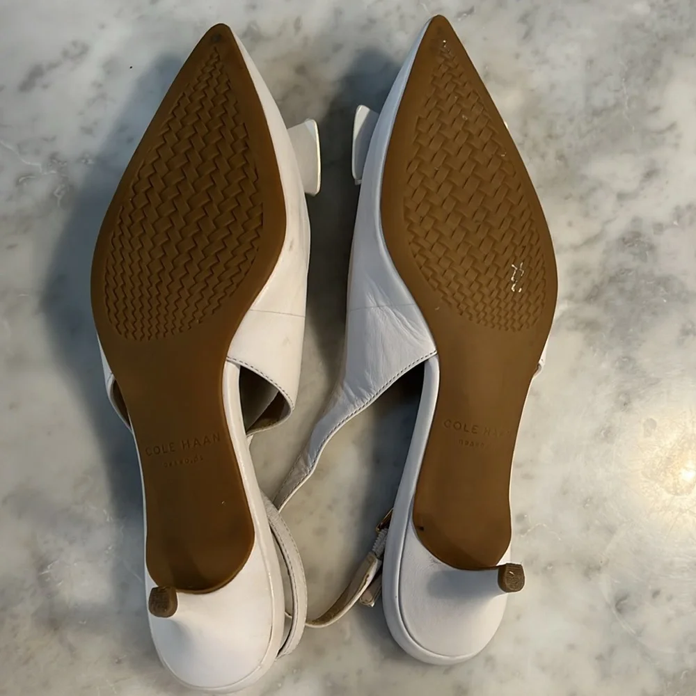 Cole Haan white Heels; Size 6 - Picture 4 of 11